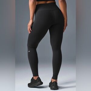 ALO Yoga leggings airbrush size small